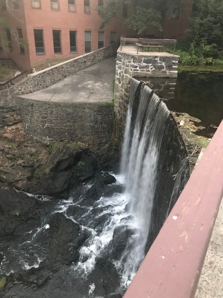 79F25DB2-31C5-4E14-B237-E87F69588CC2